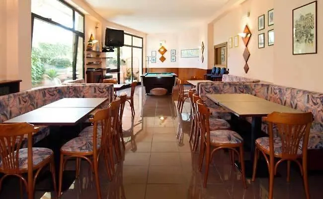 Hotel Anna مالتشيزينيه 3*,