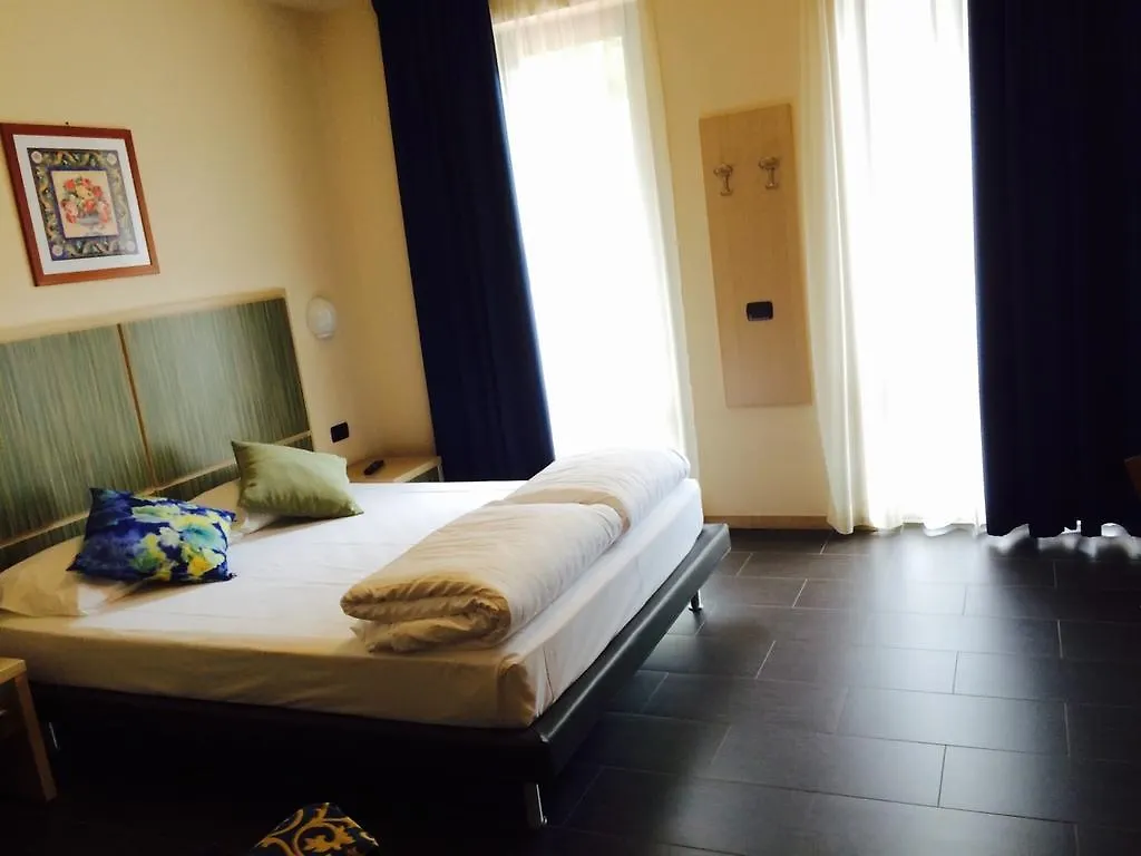 Hotel Anna مالتشيزينيه