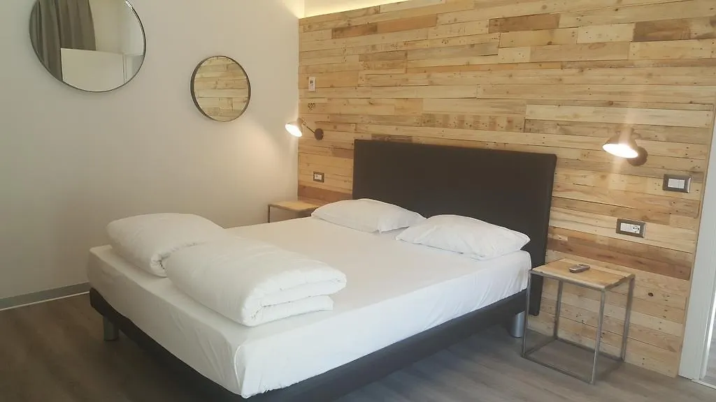 Hotel Anna مالتشيزينيه