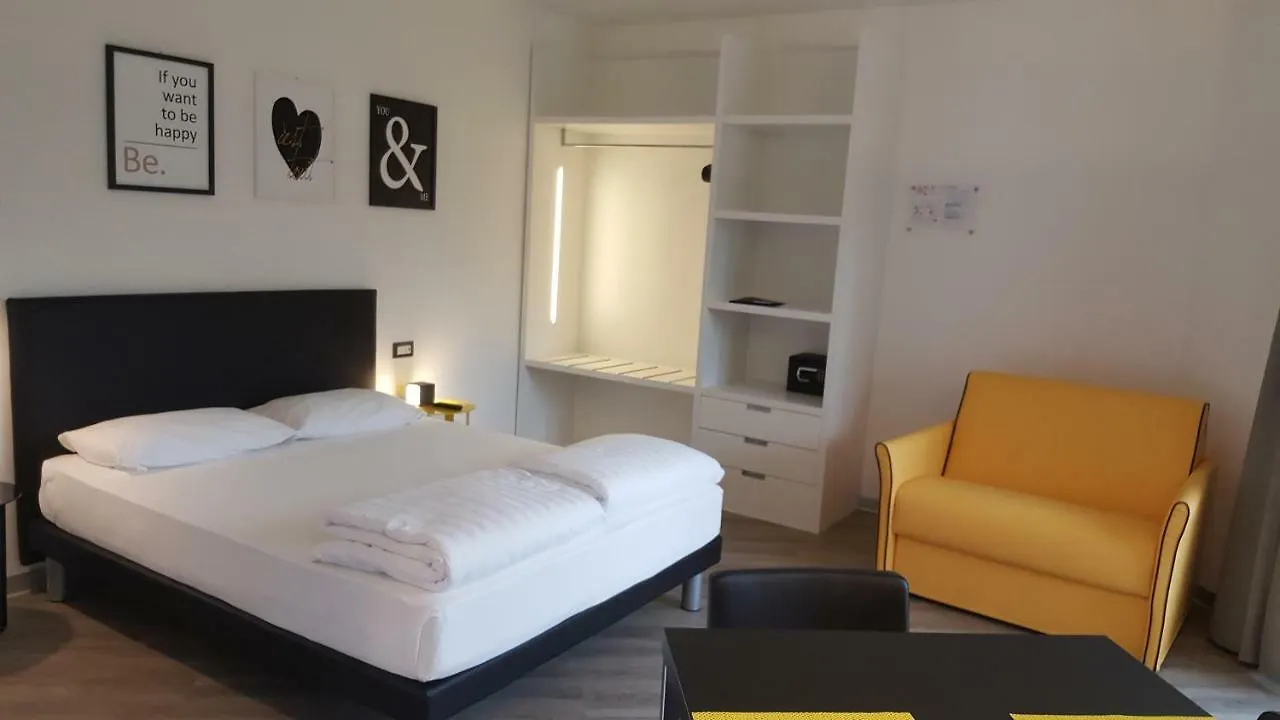 Hotel Anna مالتشيزينيه 3*,  إيطاليا