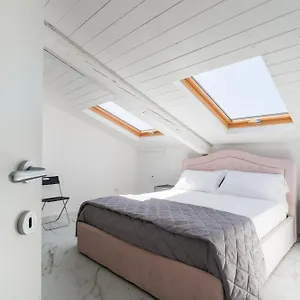 https://apt-attico-bella-napoli-by-dimorra.hotels-amalfi.com
