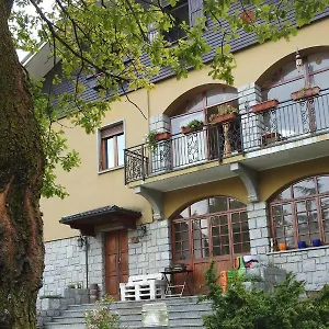 La Menaresta Quiet & Relax Near Bellagio Apartment